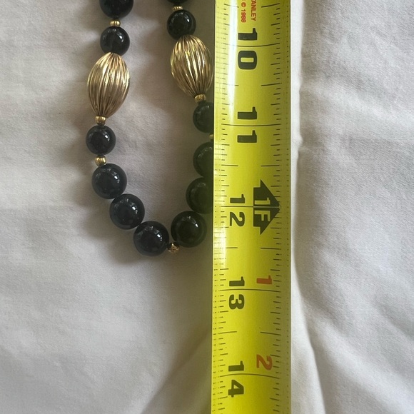 Vintage black and gold bead necklace - Picture 8 of 8